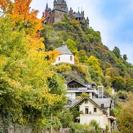 Апартаменты Grosszuegige Dg-wohnung Moselblick