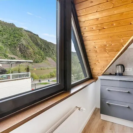 Апартаменты Grosszuegige Dg-wohnung Moselblick Кохем