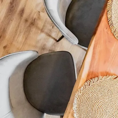 Апартаменты Grosszuegige Dg-wohnung Moselblick *