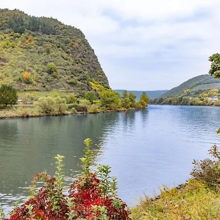 Grosszuegige Dg-wohnung Moselblick Apartman *