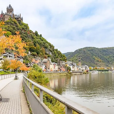 Grosszuegige Dg-wohnung Moselblick