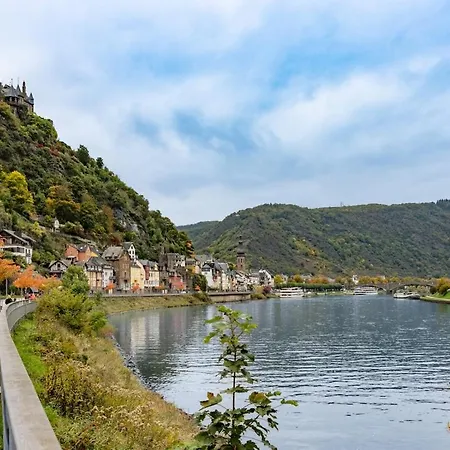 Grosszuegige Dg-wohnung Moselblick *