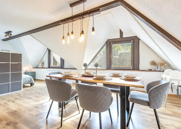 Grosszuegige Dg-wohnung Moselblick アパート