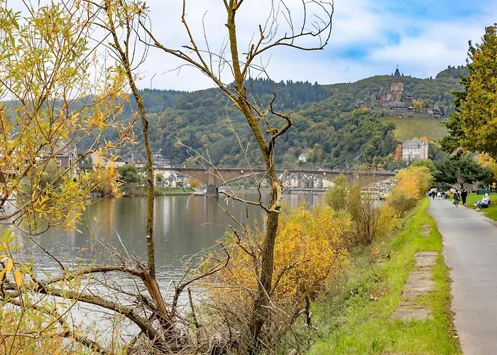 Grosszuegige Dg-wohnung Moselblick コッヘム